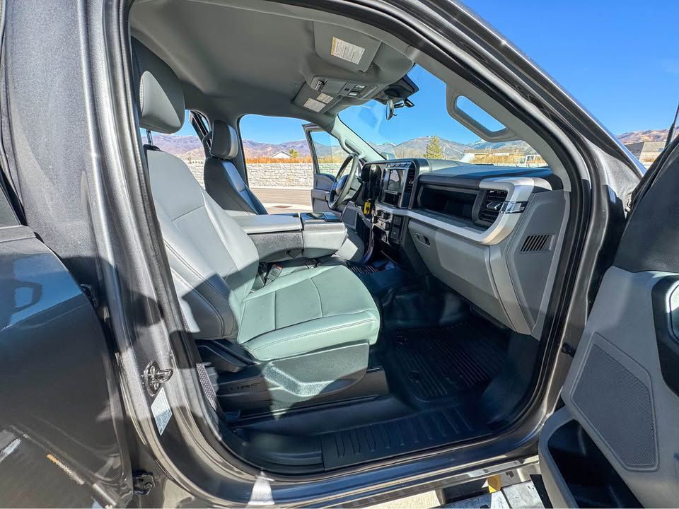 2023 Ford F-250 Image 6