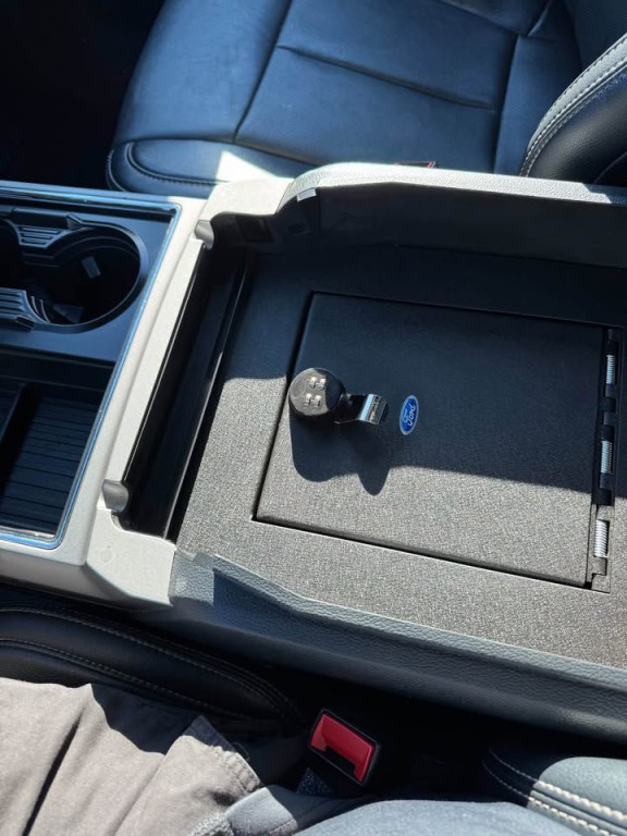 2022 Ford F-350 Image 2