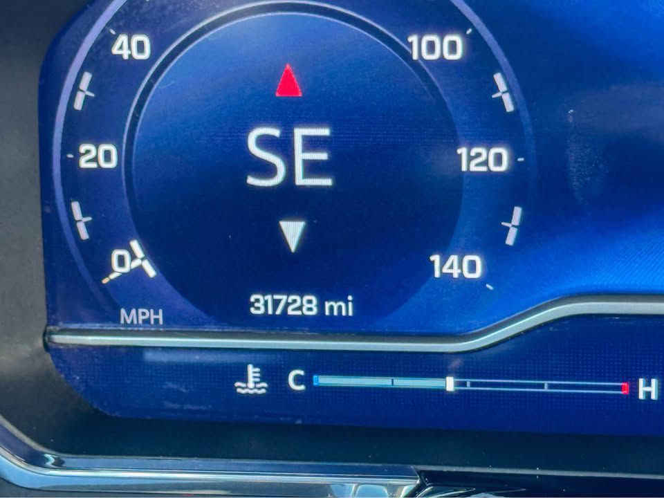 2024 Chevrolet Silverado 1500 Image 2