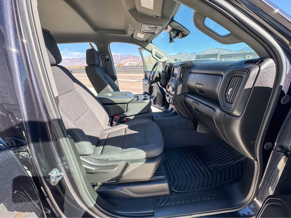 2024 Chevrolet Silverado 1500 Image 3