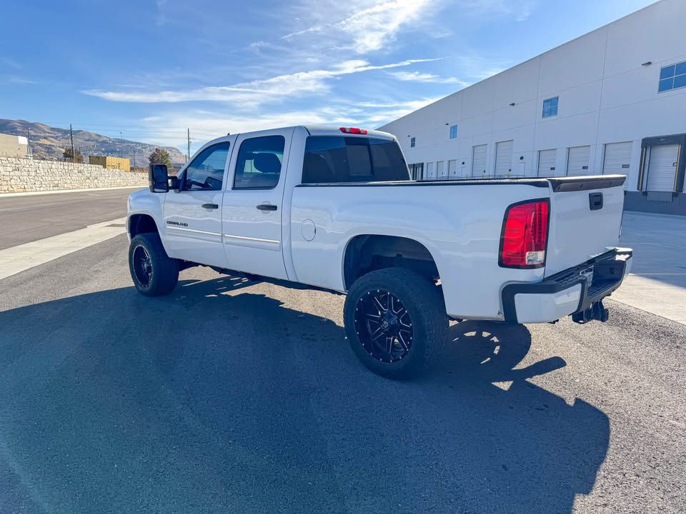 2011 GMC Sierra Image 9