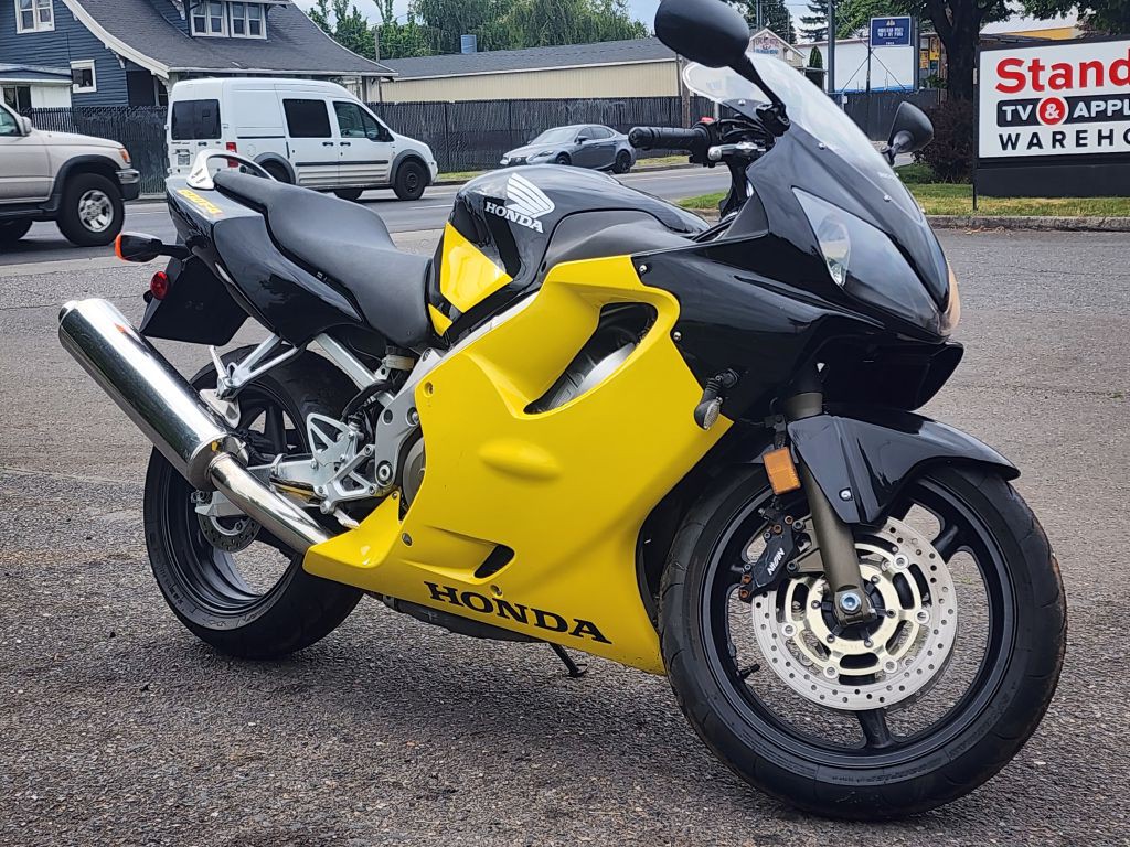2004 Honda Cbr 600f4 Image 1
