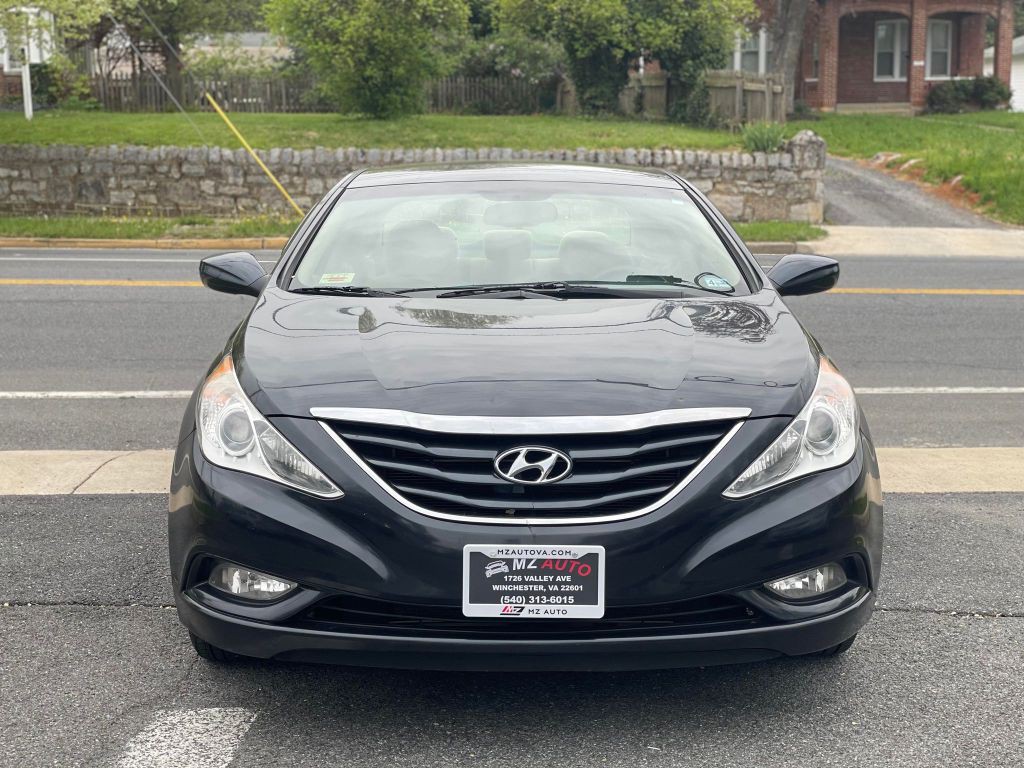 2013 Hyundai Sonata Image 2
