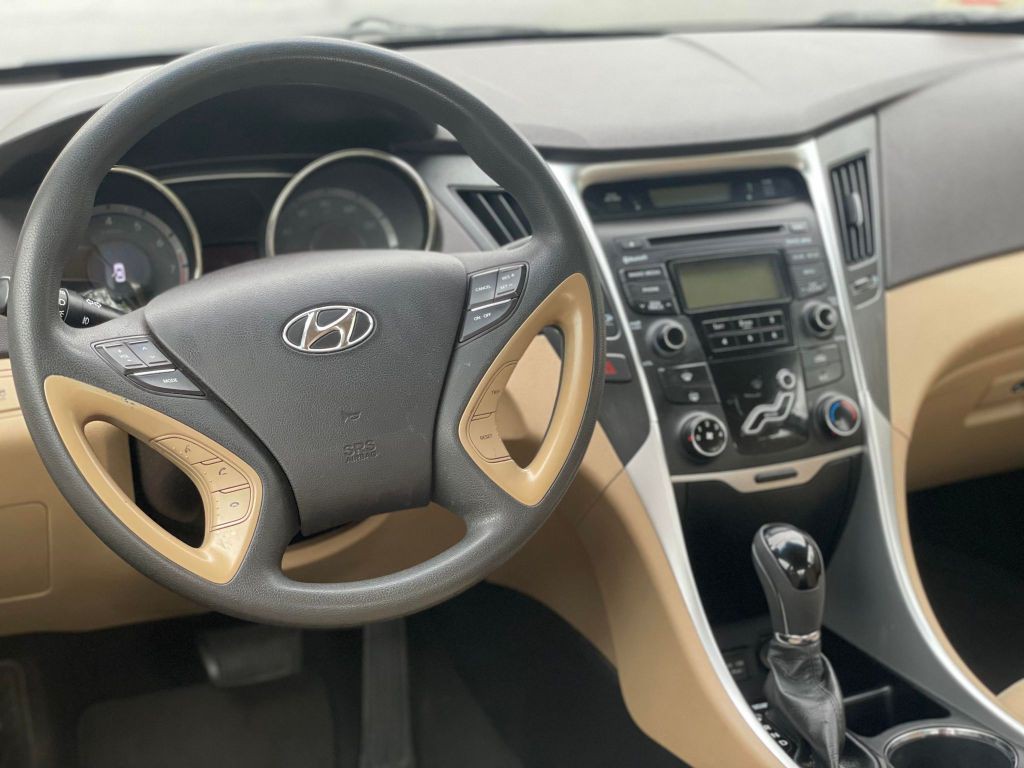 2013 Hyundai Sonata Image 10