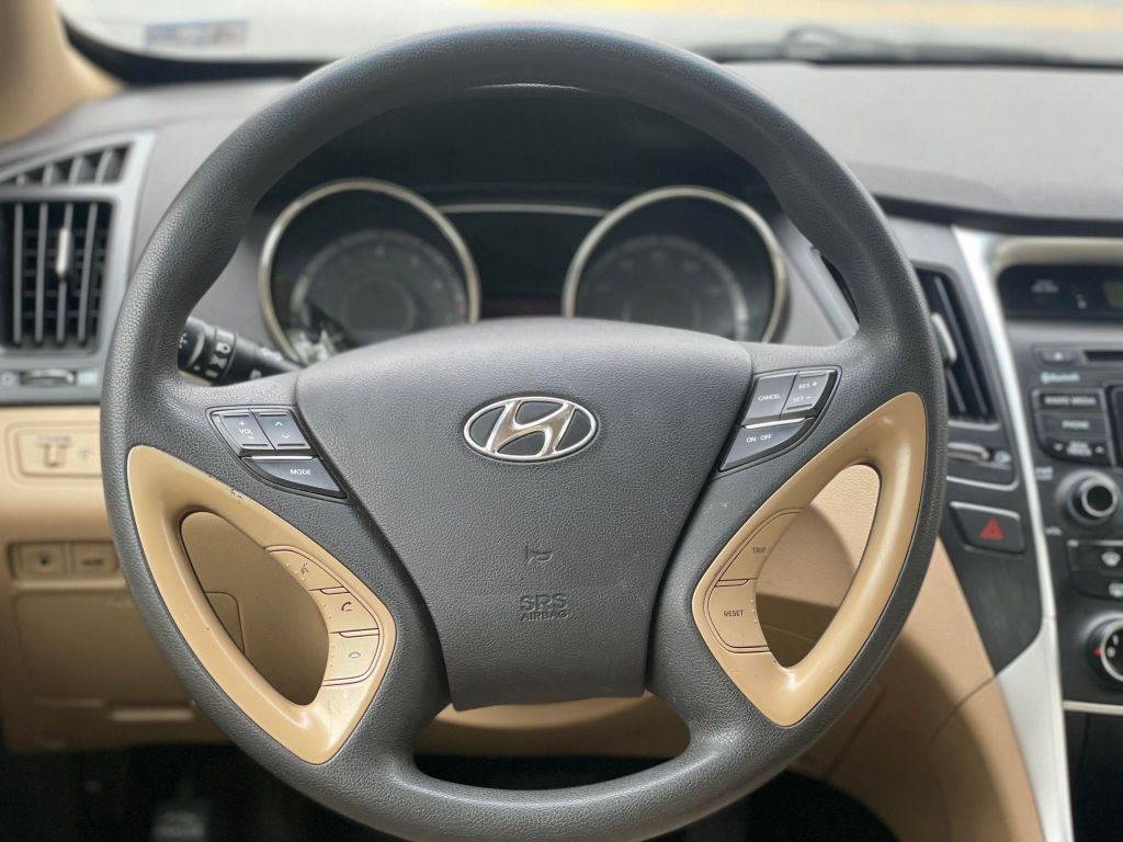 2013 Hyundai Sonata Image 11