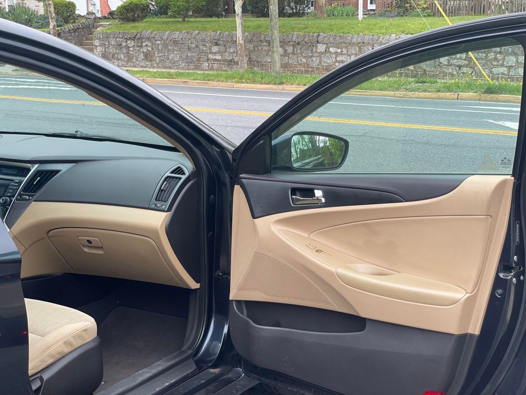 2013 Hyundai Sonata Image 12