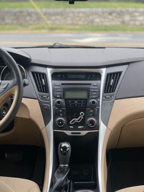 2013 Hyundai Sonata Image 16