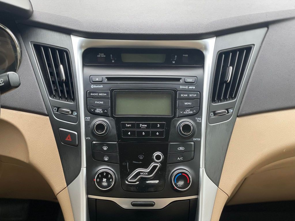 2013 Hyundai Sonata Image 17