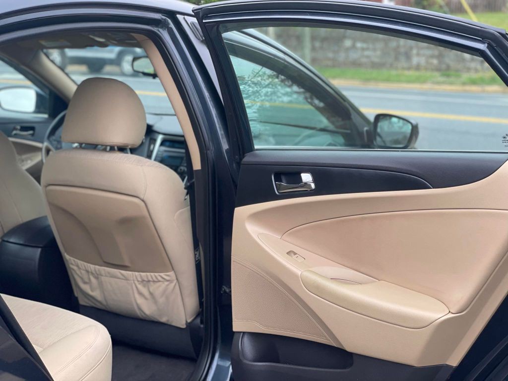2013 Hyundai Sonata Image 21