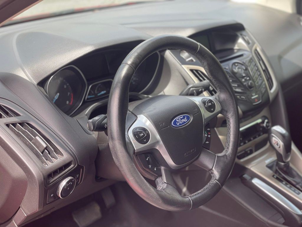 2012 Ford Focus Image 8