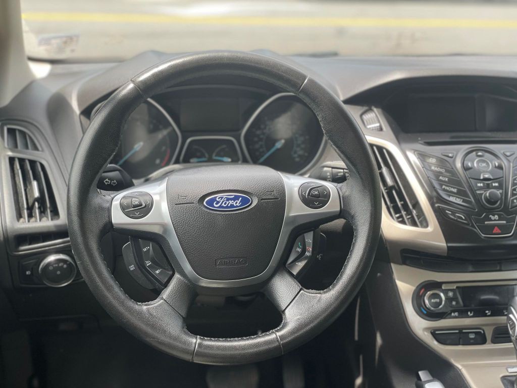 2012 Ford Focus Image 10
