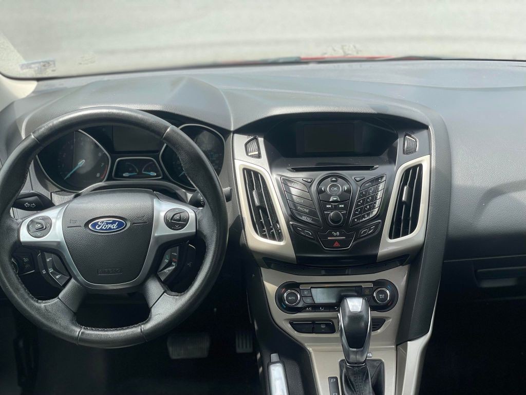 2012 Ford Focus Image 12