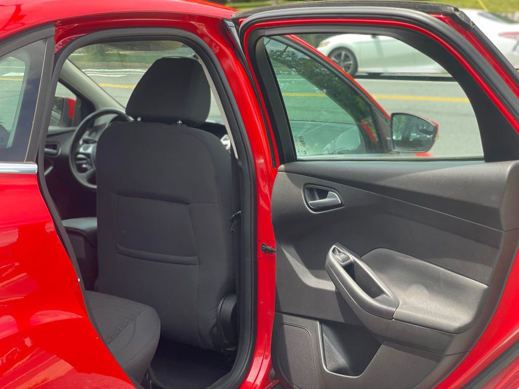 2012 Ford Focus Image 21