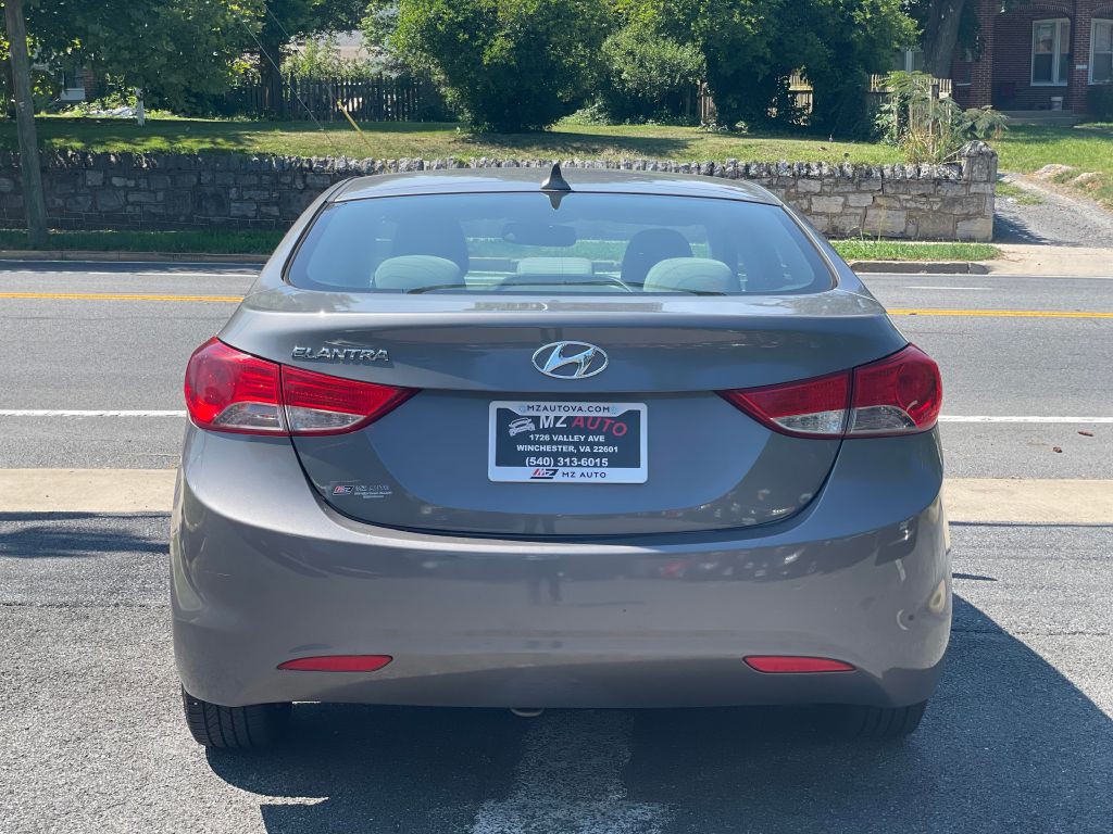 2012 Hyundai Elantra Image 5