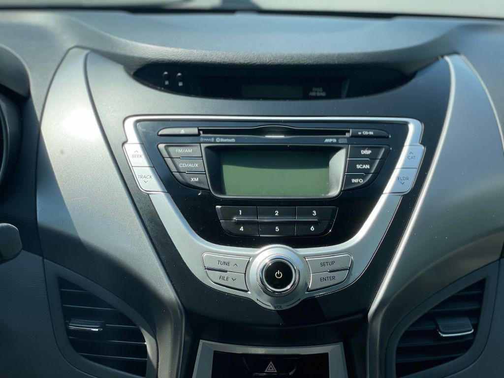 2012 Hyundai Elantra Image 19