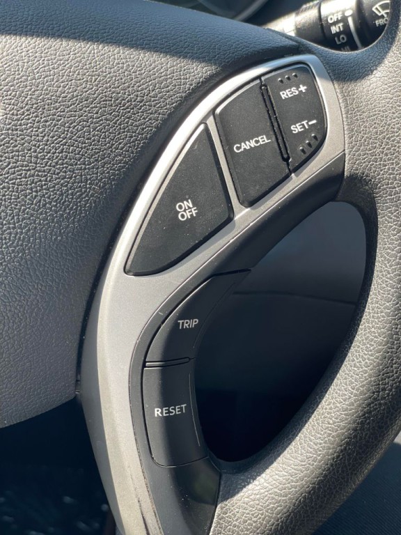 2012 Hyundai Elantra Image 27