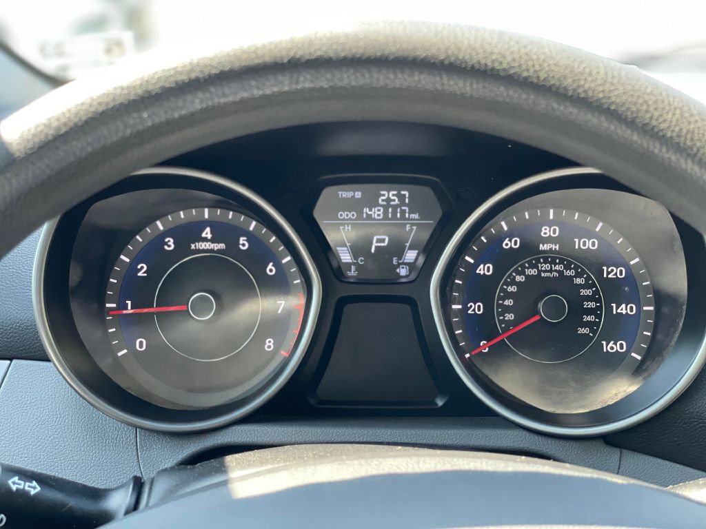 2012 Hyundai Elantra Image 29