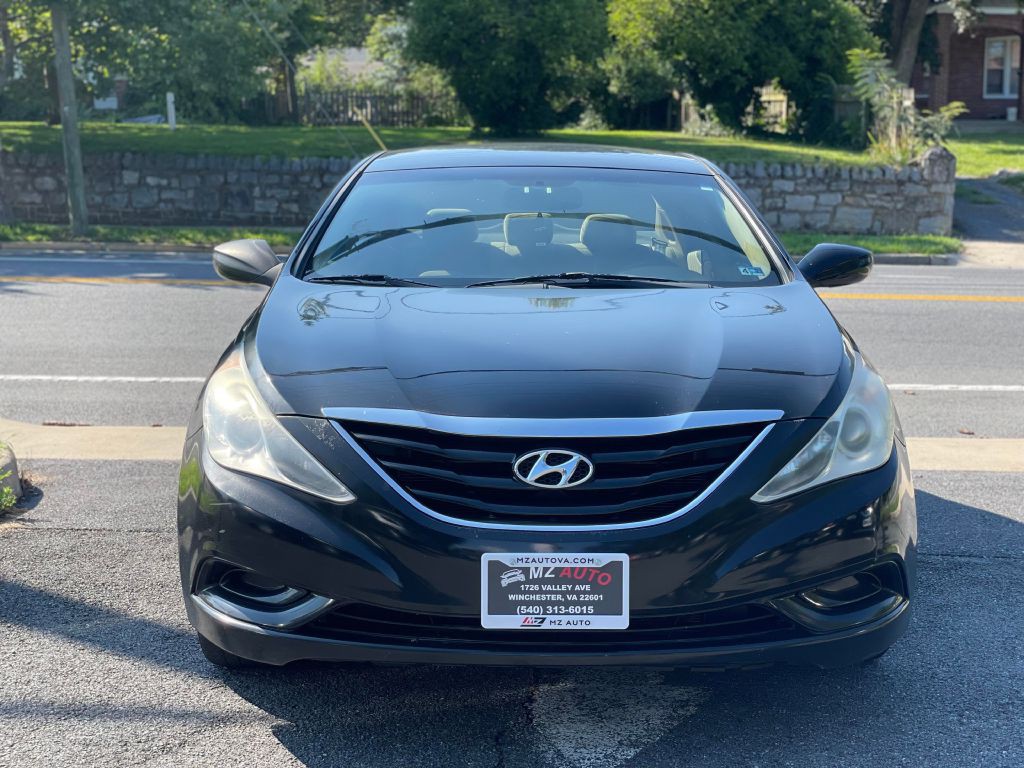 2011 Hyundai Sonata Image 2