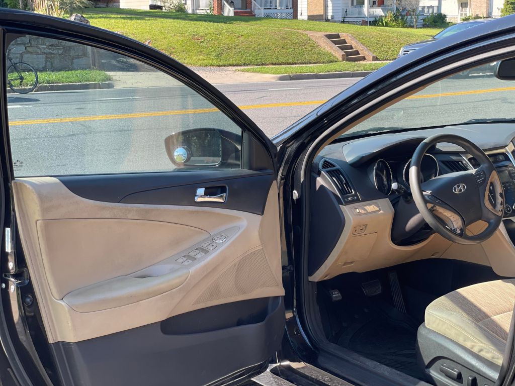 2011 Hyundai Sonata Image 7