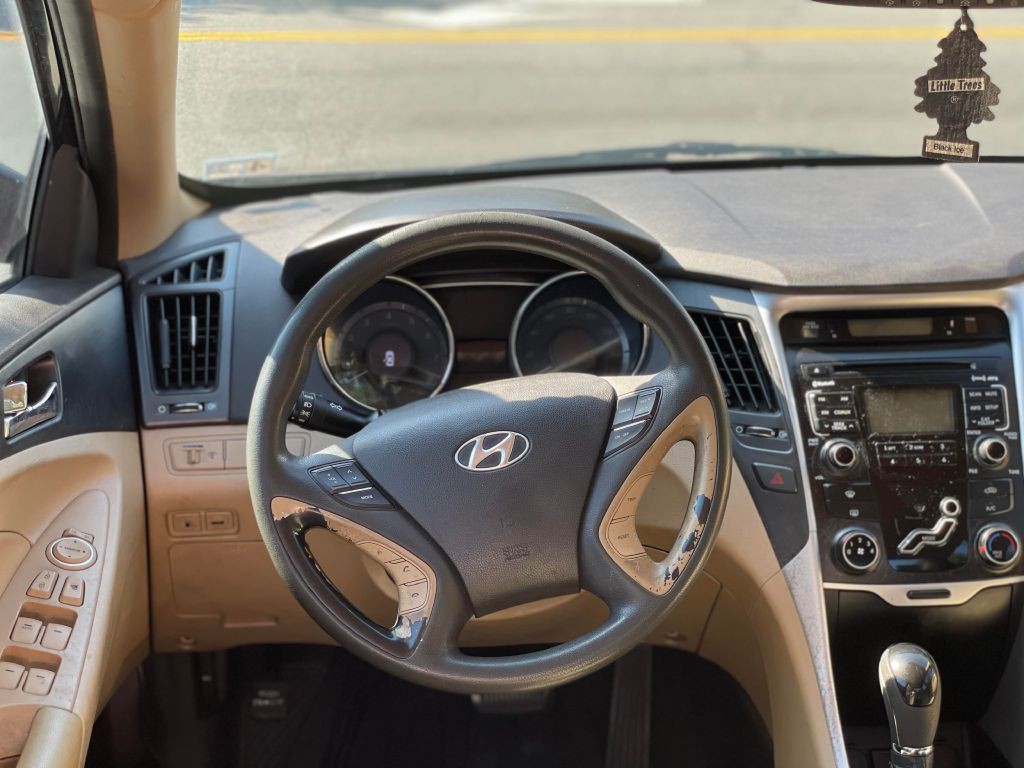 2011 Hyundai Sonata Image 10