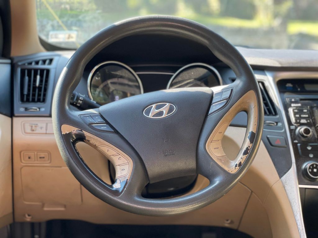 2011 Hyundai Sonata Image 11