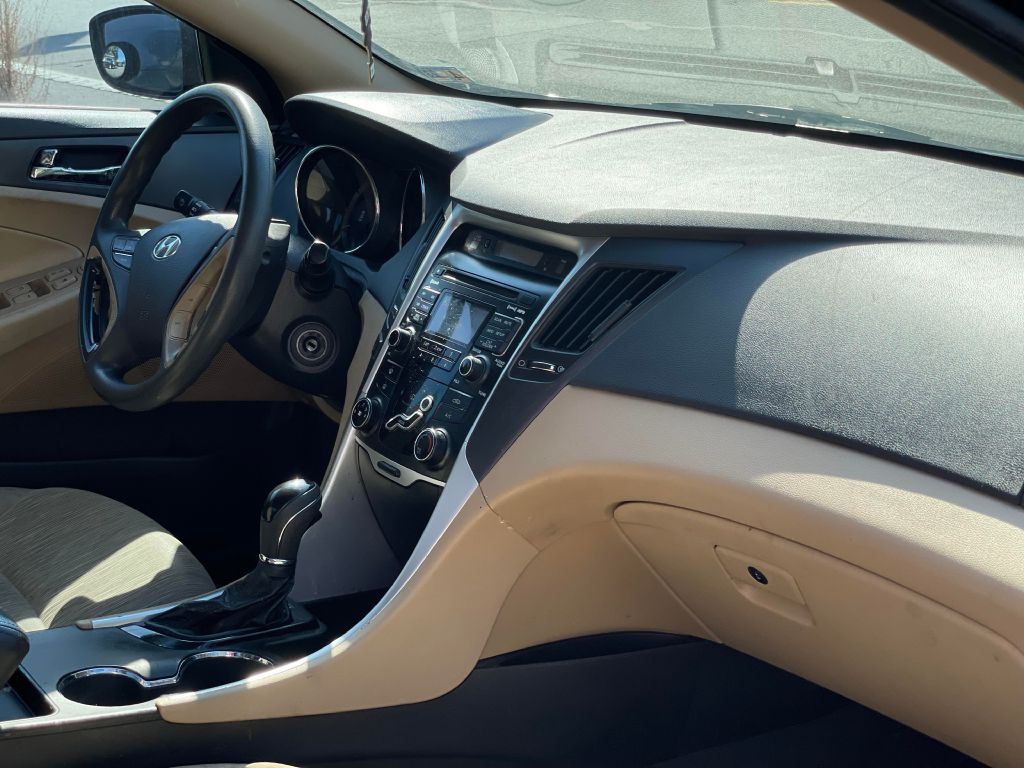 2011 Hyundai Sonata Image 13