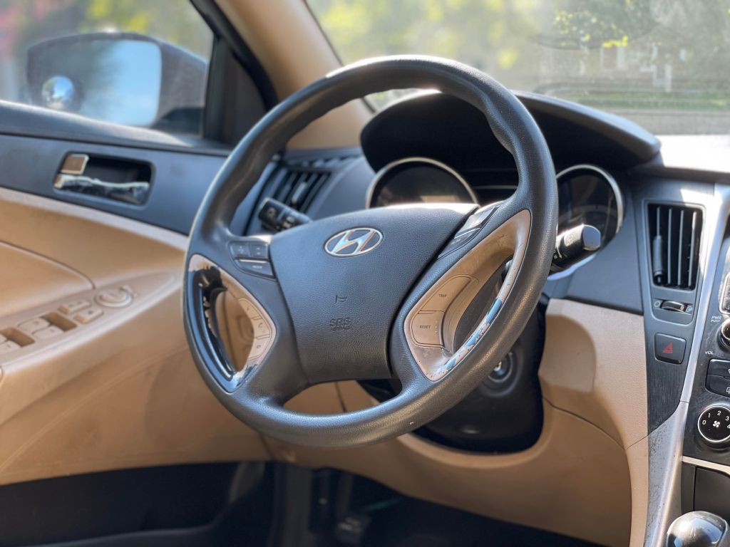 2011 Hyundai Sonata Image 14
