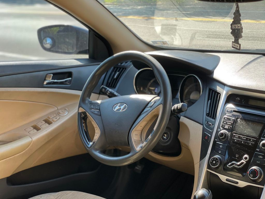 2011 Hyundai Sonata Image 15