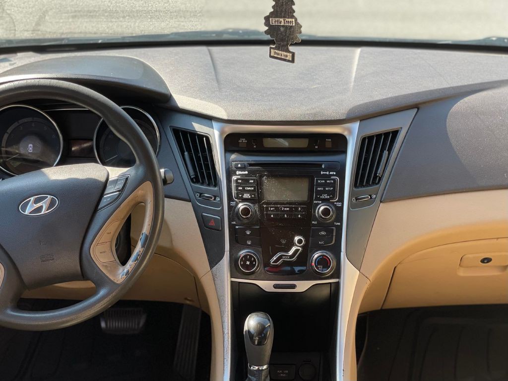 2011 Hyundai Sonata Image 16