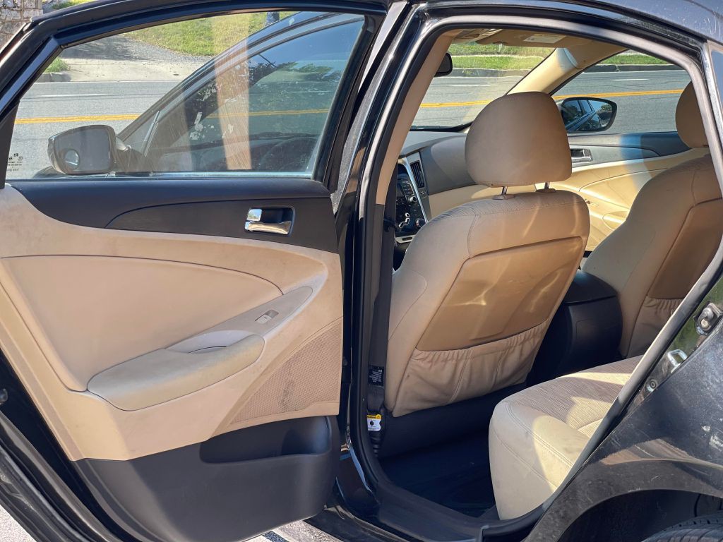 2011 Hyundai Sonata Image 20