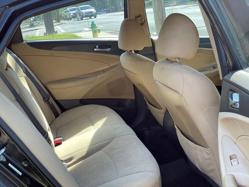 2011 Hyundai Sonata Image 22