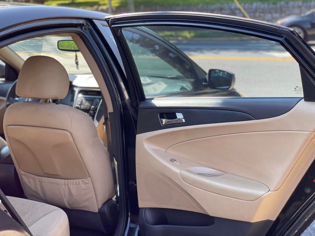 2011 Hyundai Sonata Image 23