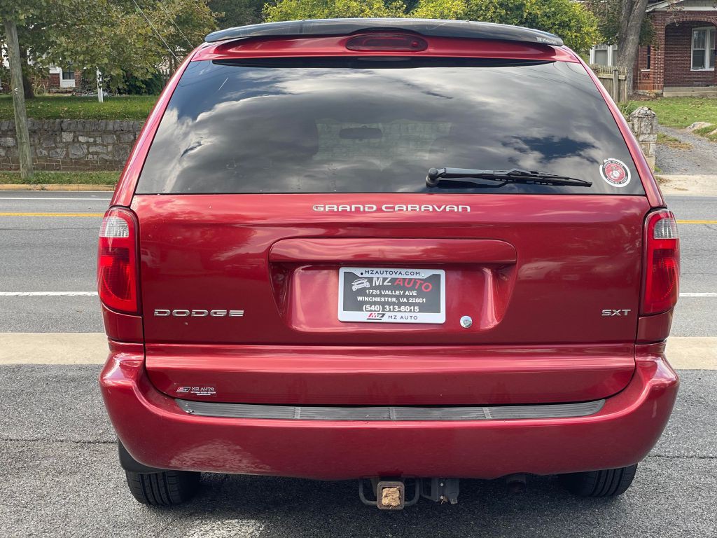 2004 Dodge Grand Caravan Image 5