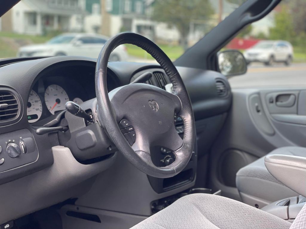 2004 Dodge Grand Caravan Image 8