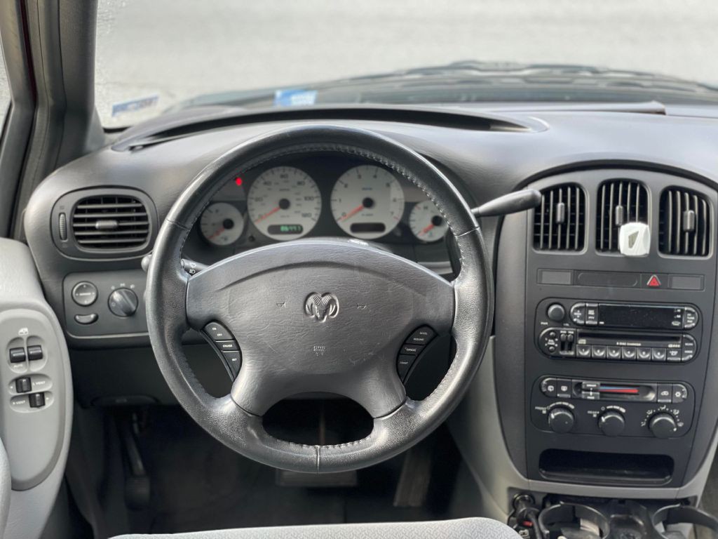 2004 Dodge Grand Caravan Image 10