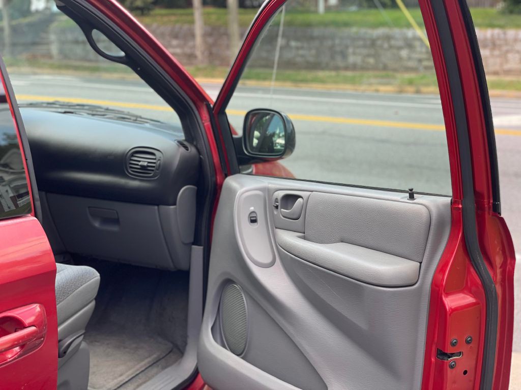 2004 Dodge Grand Caravan Image 11