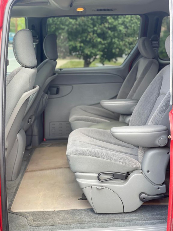 2004 Dodge Grand Caravan Image 20