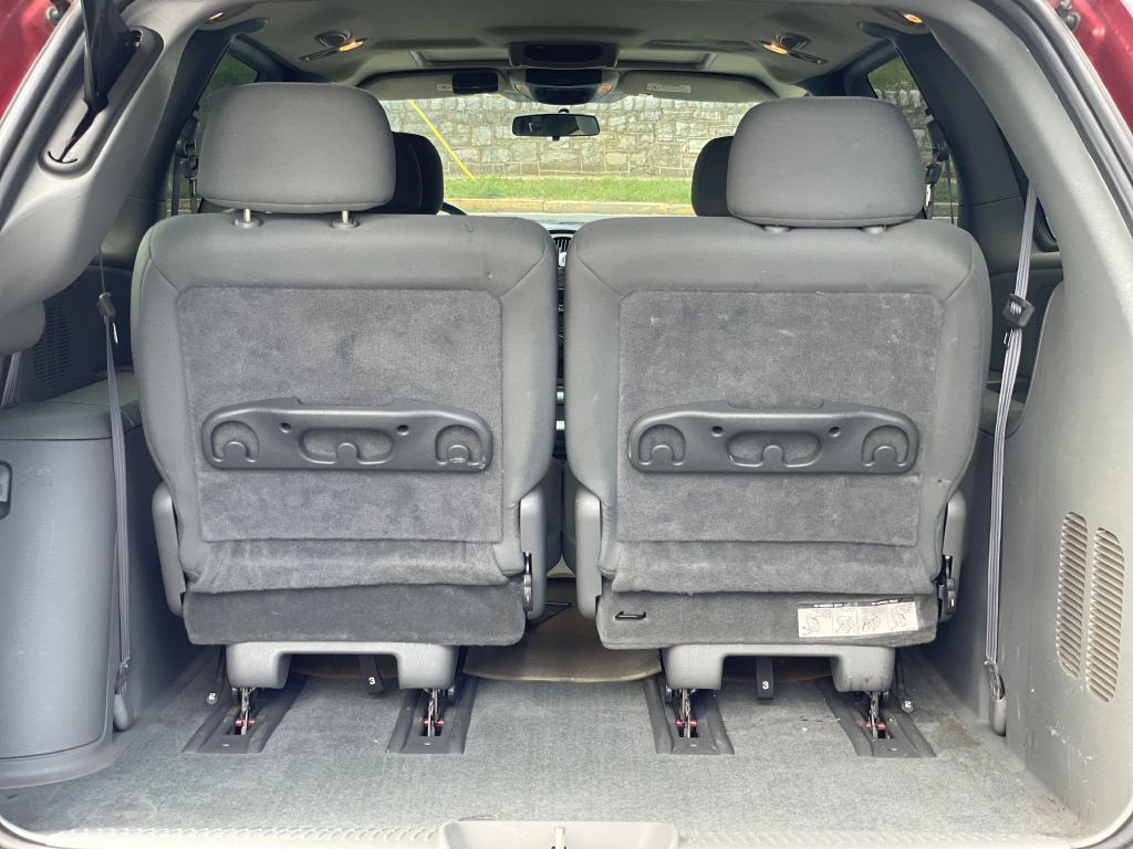2004 Dodge Grand Caravan Image 25
