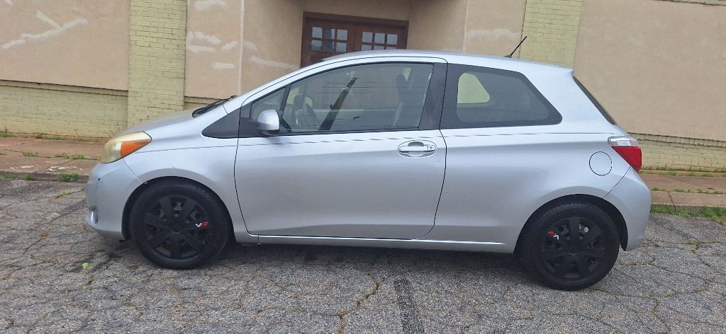 2012 Toyota Yaris Image 1