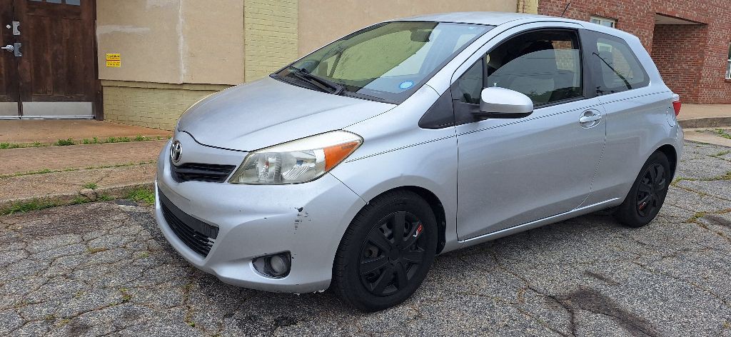 2012 Toyota Yaris Image 9