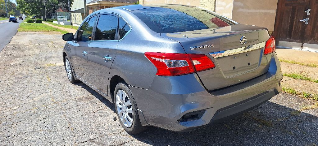 2017 Nissan Sentra Image 3