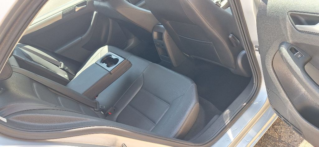 2013 Volkswagen Jetta Image 11
