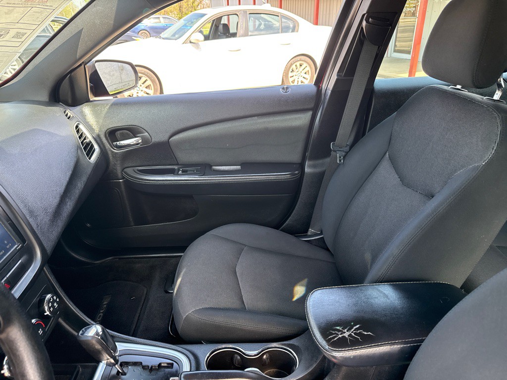 2014 Dodge Avenger Image 11