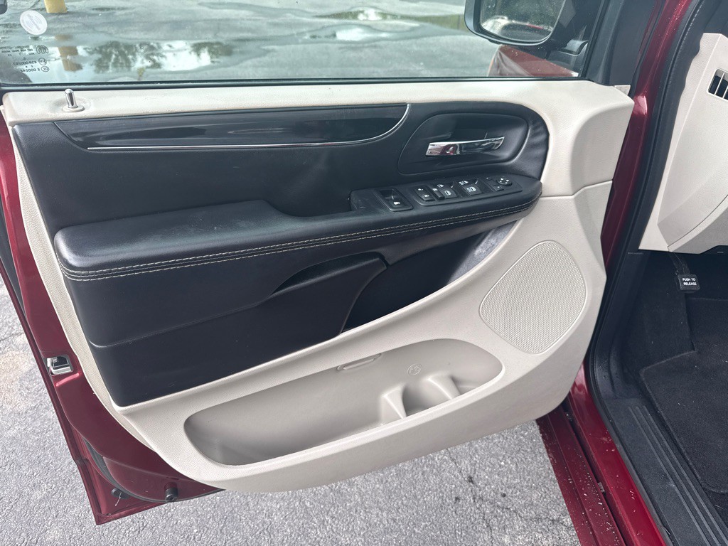 2017 Dodge Grand Caravan Image 12