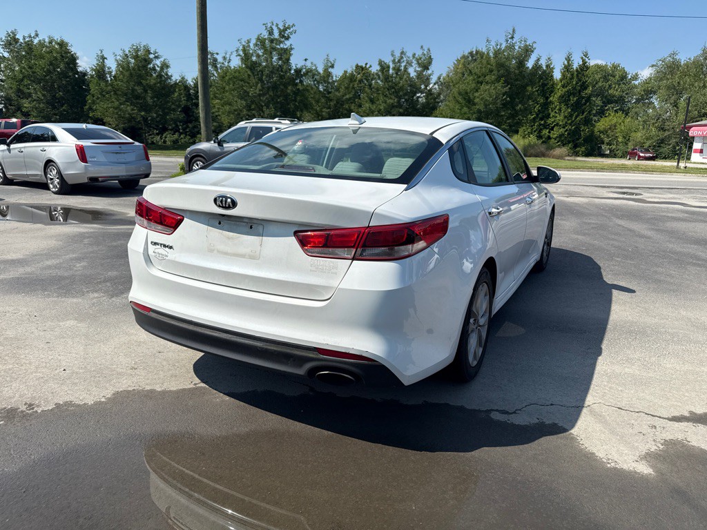 2017 Kia Optima Image 4