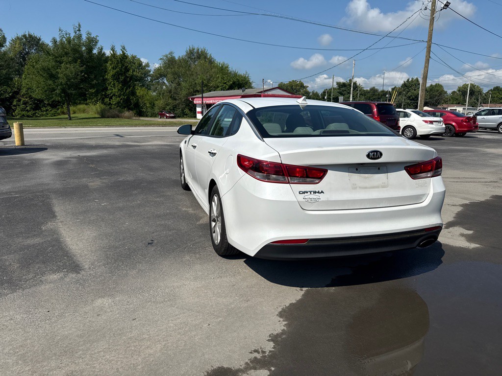 2017 Kia Optima Image 5