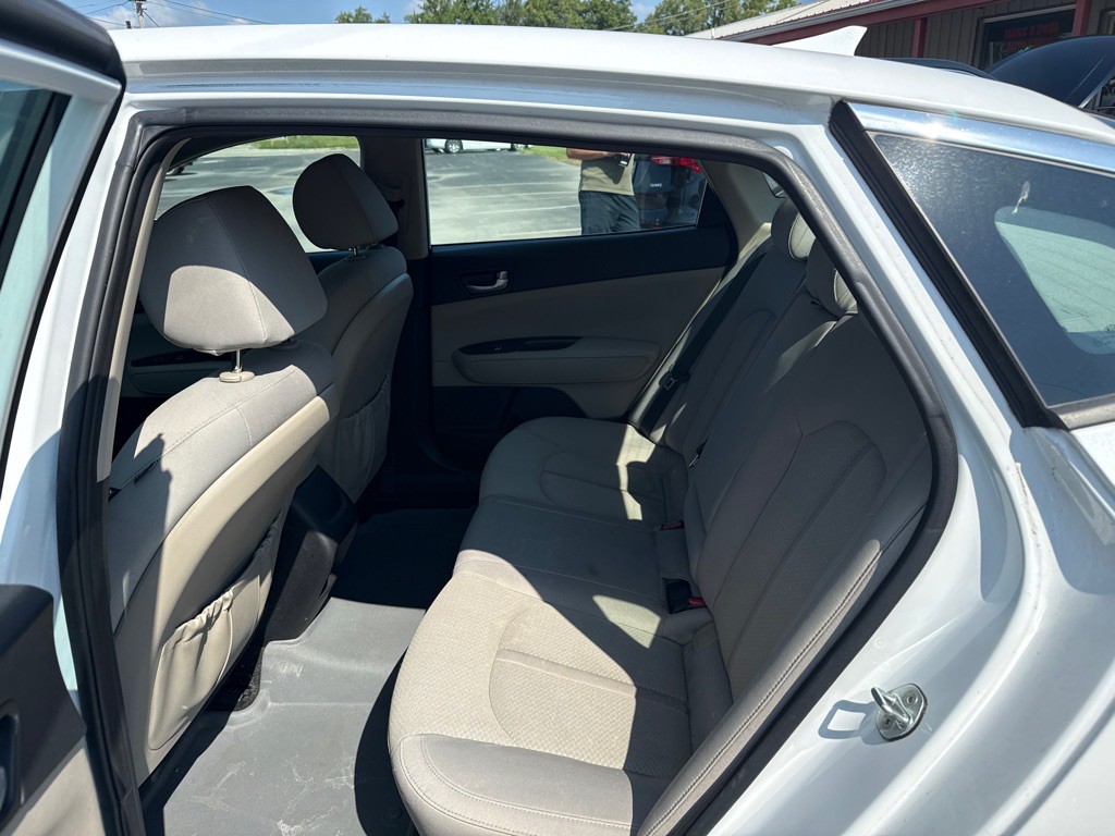 2017 Kia Optima Image 6