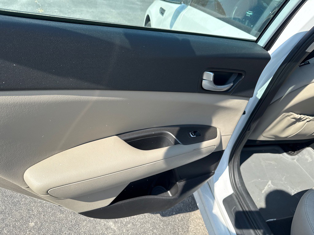 2017 Kia Optima Image 7