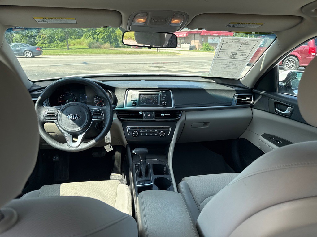 2017 Kia Optima Image 9