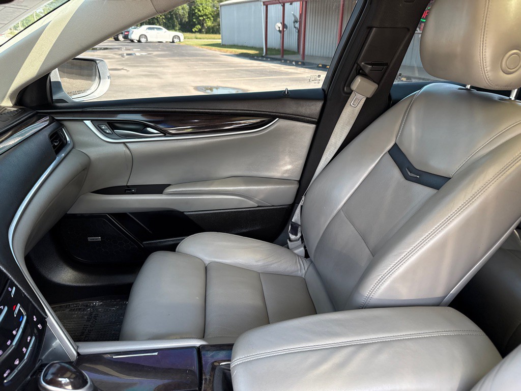 2013 Cadillac XTS Image 10